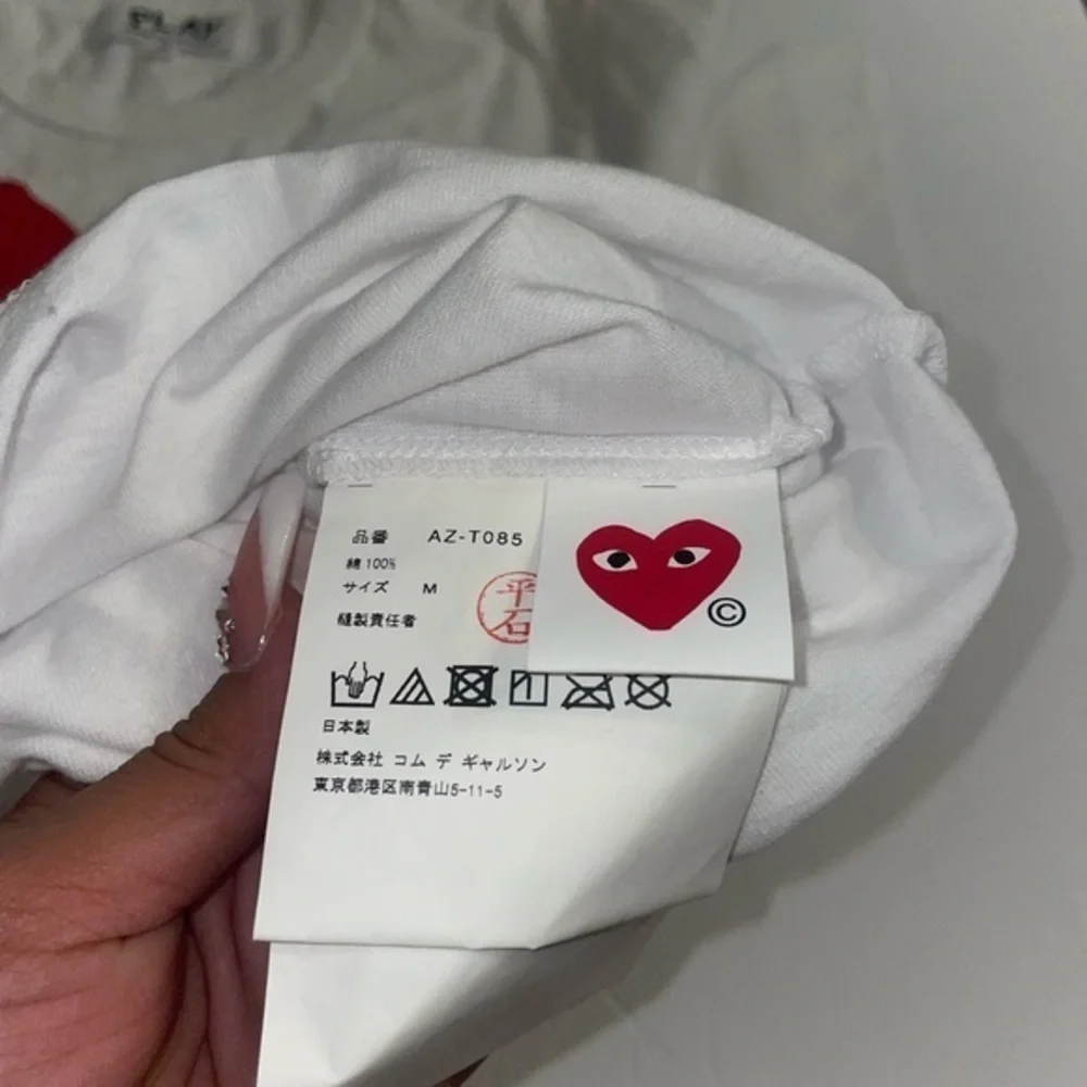 New Comme Des Garçons Play heart print logo patch T-shirt women size medium - Picture 5 of 5